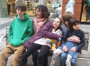 rsz_mothers_day_with_kids2 (2)