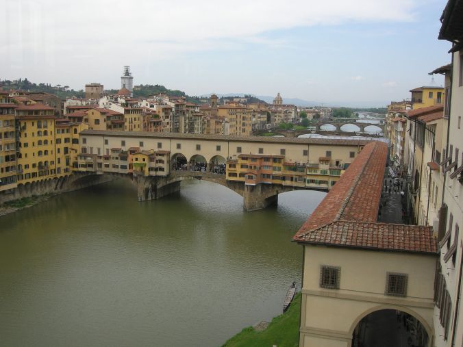 The Vasari Corridor running from the Uffizi Gallery on the right, turning into the Ponte Vecchio Bridge to join the Palazzo Pitti.