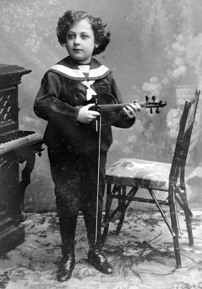 heifetz_as_a_young_boy
